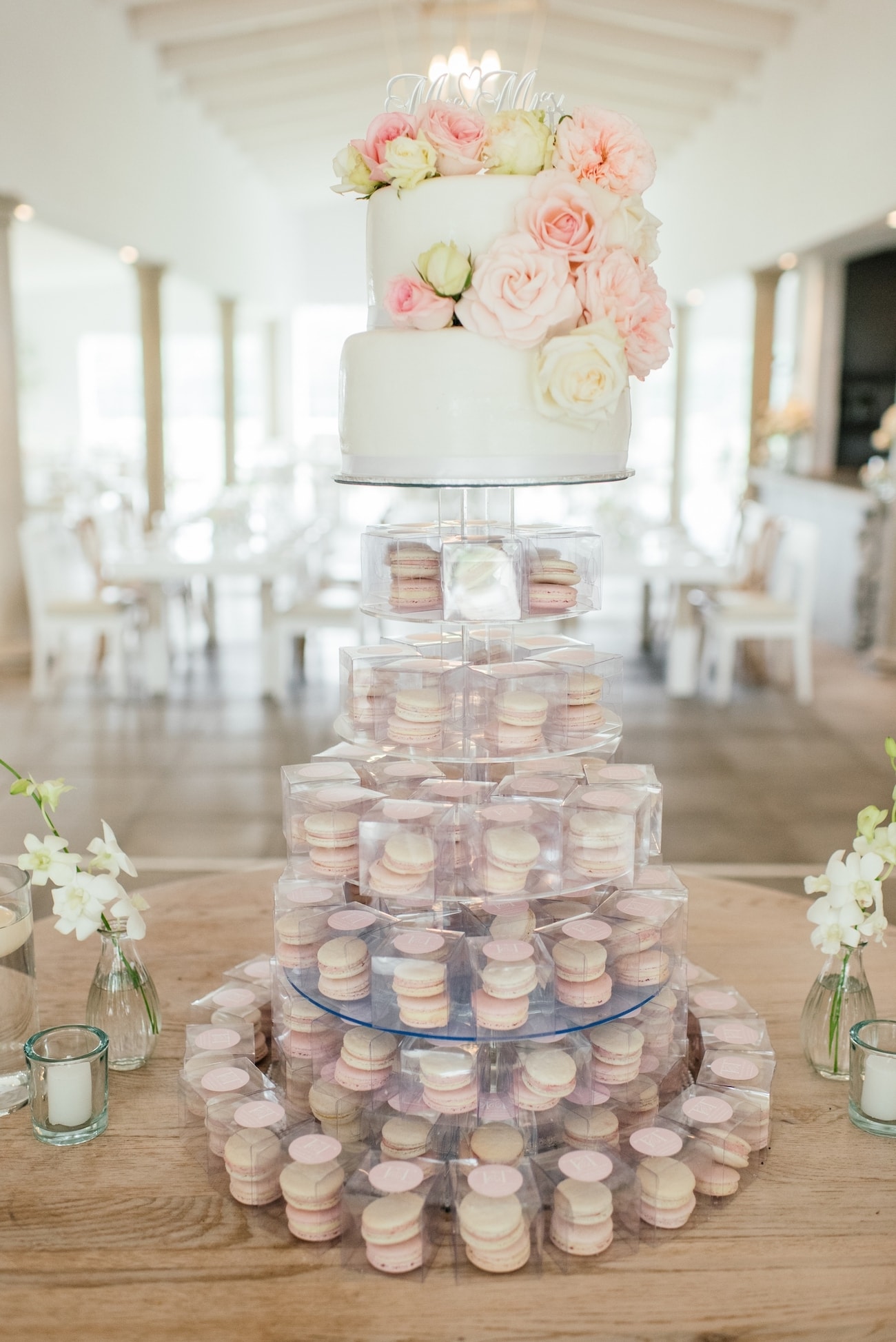 Macaroon Favor Tower | Image: Carla Adel