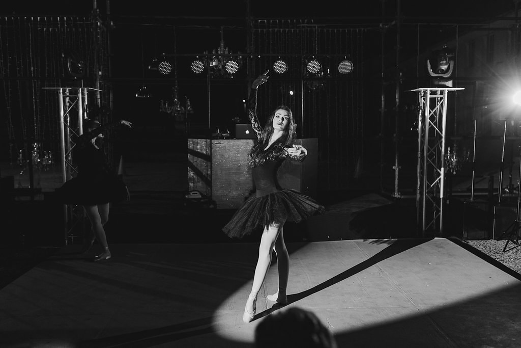 Ballerina at Wedding Reception | Image: Jenni Elizabeth