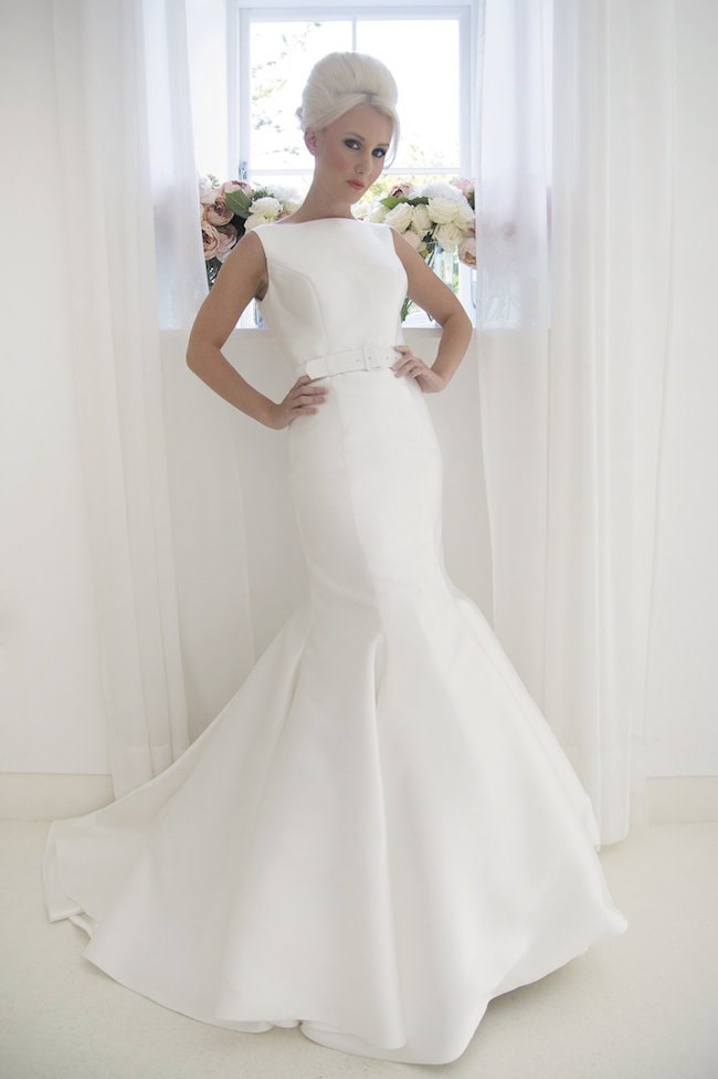 plain white mermaid wedding dress