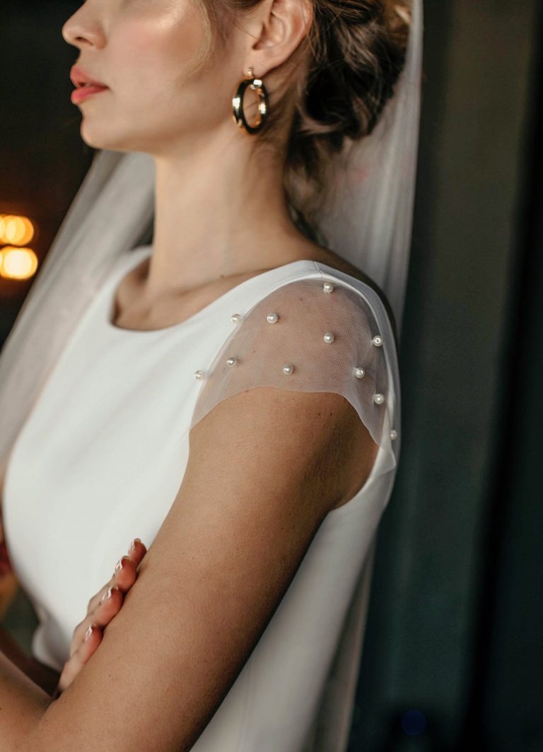 25 Beautiful Pearl Wedding Dresses & Accessories from Etsy